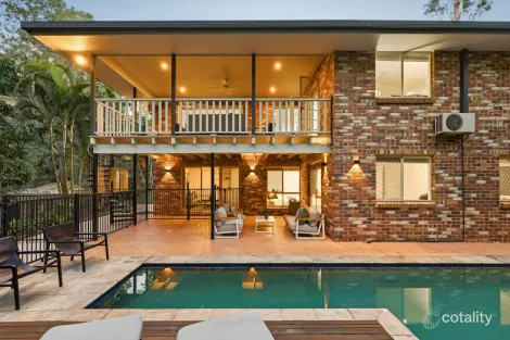 20 Kingfisher Pl, Chapel Hill, QLD 4069