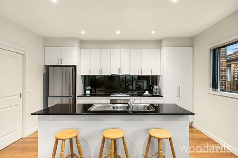 Property photo of 2/12 Amelia Crescent Doncaster East VIC 3109