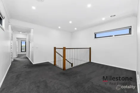 Property photo of 4 Romulus Crescent Cranbourne West VIC 3977