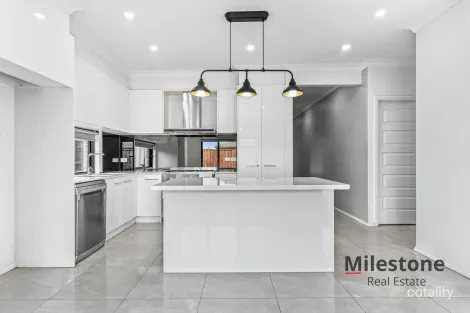 Property photo of 4 Romulus Crescent Cranbourne West VIC 3977