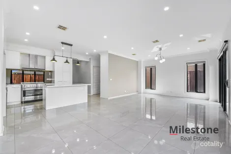 Property photo of 4 Romulus Crescent Cranbourne West VIC 3977