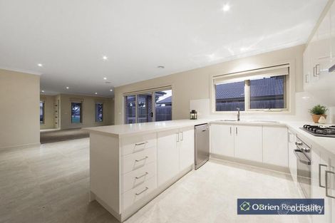 Property photo of 1/12-14 Rosslare Place Cranbourne VIC 3977