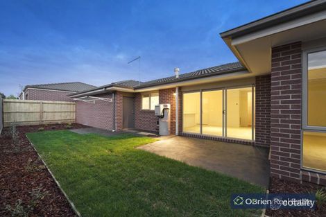 Property photo of 1/12-14 Rosslare Place Cranbourne VIC 3977