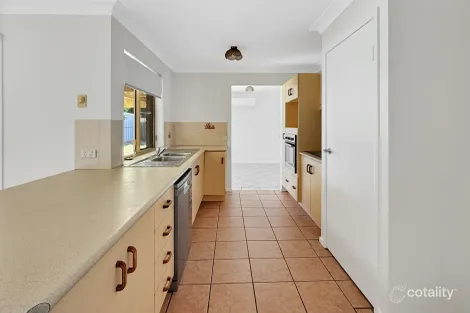Property photo of 6 Palm Court Clinton QLD 4680