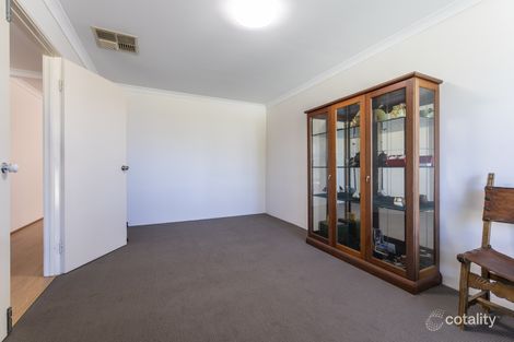 Property photo of 8 Darwinia Road Success WA 6164
