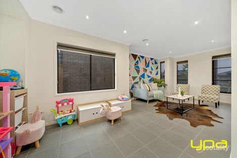 Property photo of 15 Ballymarang Chase Cranbourne West VIC 3977