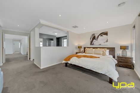Property photo of 15 Ballymarang Chase Cranbourne West VIC 3977