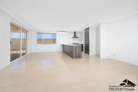 Property photo of 32 Lugger Outlook Glenfield WA 6532