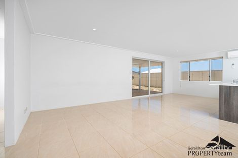 Property photo of 32 Lugger Outlook Glenfield WA 6532