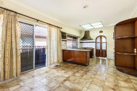 Property photo of 28 Chelmsford Crescent St Albans VIC 3021