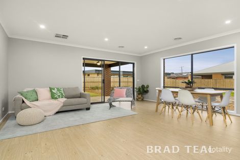 Property photo of 14 Graze Road Sunbury VIC 3429