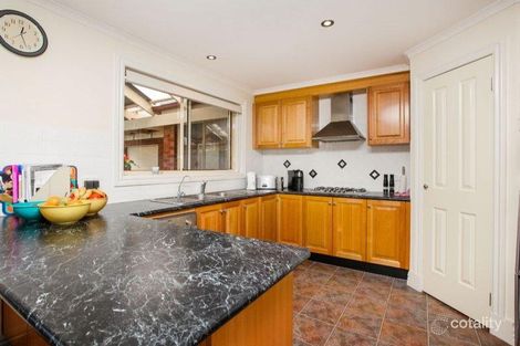 Property photo of 14 Yendon Close Caroline Springs VIC 3023