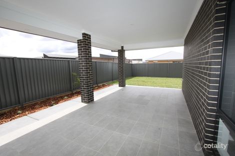 Property photo of 5 Erskine Loop Googong NSW 2620