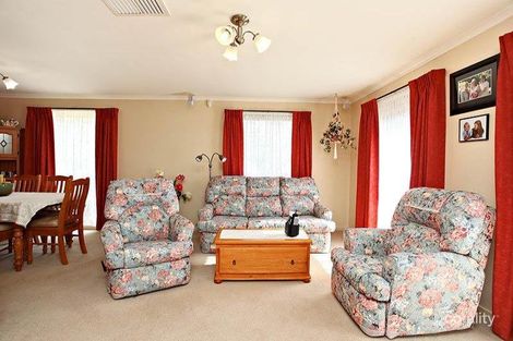 Property photo of 26 Whiton Grove Wyndham Vale VIC 3024
