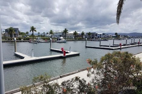 Property photo of 63 Harbour Rise Hope Island QLD 4212