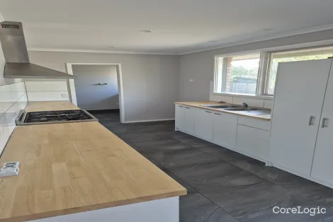 Property photo of 7 Tudor Place Melton West VIC 3337