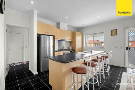 Property photo of 28 Lakewood Boulevard Melton VIC 3337