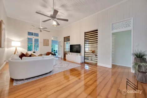 Property photo of 24 Sussex Street Hyde Park QLD 4812