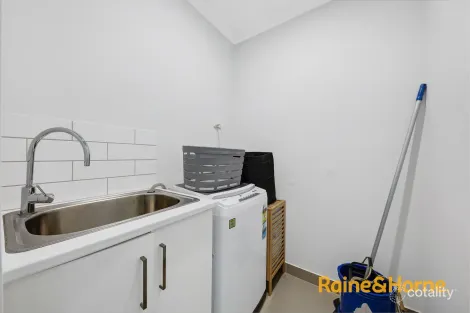 Property photo of 7 Dalston Path Wyndham Vale VIC 3024