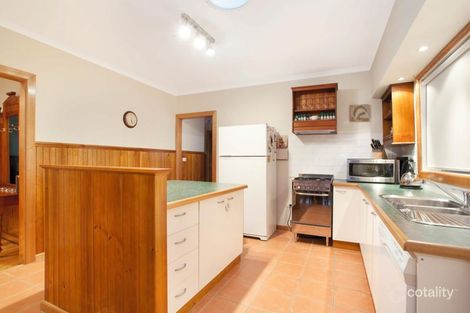 Property photo of 33 Crest Grove Nunawading VIC 3131