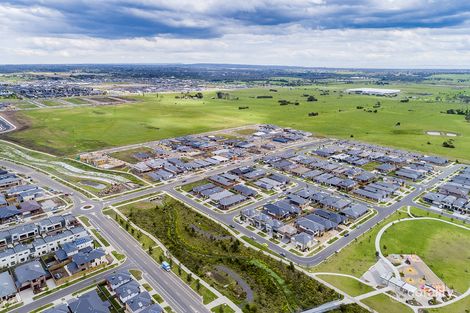 Property photo of 19 Wilmington Avenue Cranbourne West VIC 3977