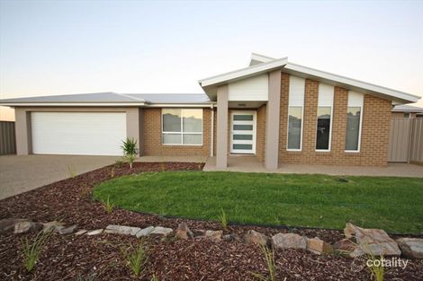 Property photo of 72 Lingiari Drive Lloyd NSW 2650