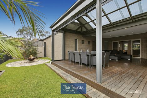 Property photo of 5 Glover Close Pakenham VIC 3810