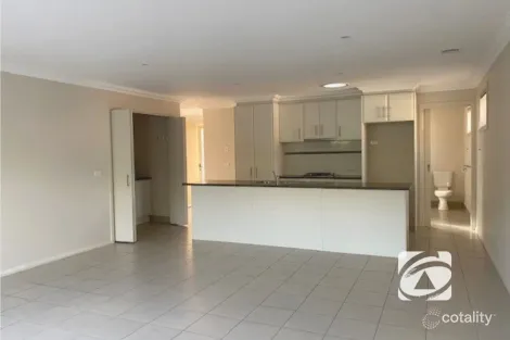 Property photo of 3/8 Jamieson Court Pakenham VIC 3810