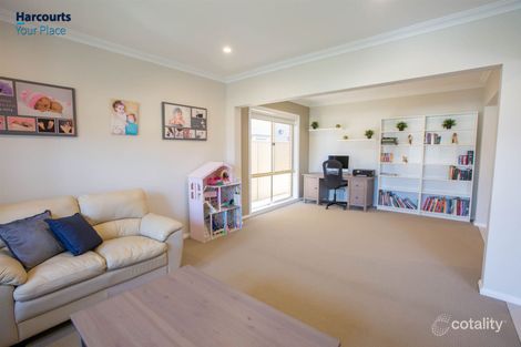 Property photo of 16 Granada Place Oakhurst NSW 2761