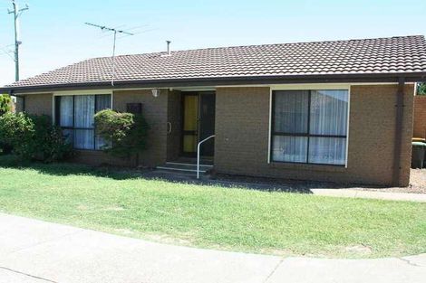 3/8 Reserve Rd W, Melton, VIC 3337