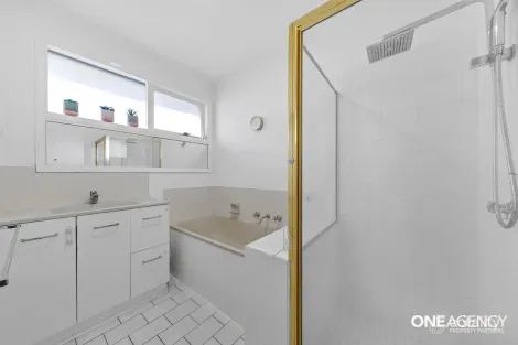 Property photo of 42 Mount Eagle Way Wyndham Vale VIC 3024