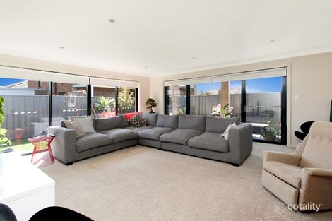 Property photo of 34 Haywards Bay Drive Haywards Bay NSW 2530