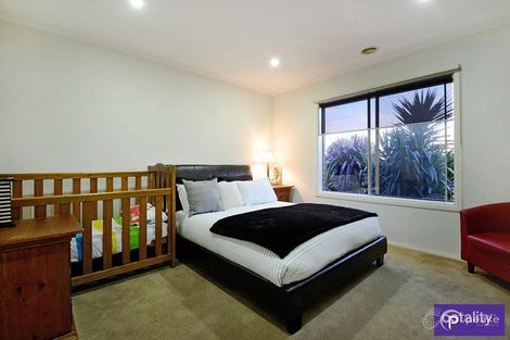 Property photo of 2 Milparinka Way Berwick VIC 3806