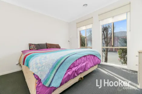 Property photo of 3/14 Shakespeare Court Drouin VIC 3818