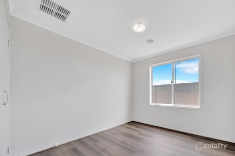 Property photo of 39 Bellerive Crescent Strathtulloh VIC 3338