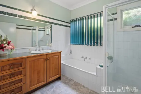 Property photo of 14 View Street Avonsleigh VIC 3782