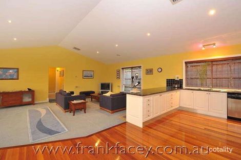 Property photo of 4 Old Trafford Berwick VIC 3806