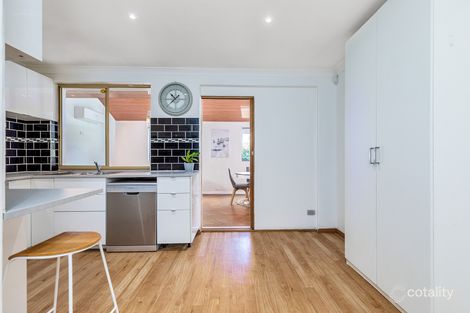Property photo of 27 Ravenscroft Way Kelmscott WA 6111