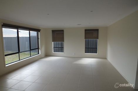 Property photo of 19 Bindarri Road Manor Lakes VIC 3024
