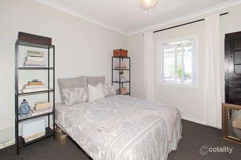 Property photo of 28 Bird Street Bundamba QLD 4304