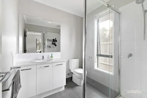 Property photo of 28 Carlingford Road Mickleham VIC 3064