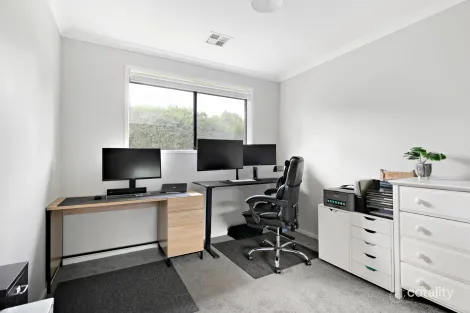 Property photo of 28 Carlingford Road Mickleham VIC 3064