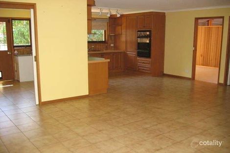 Property photo of 2 Warrick Grove Templestowe VIC 3106