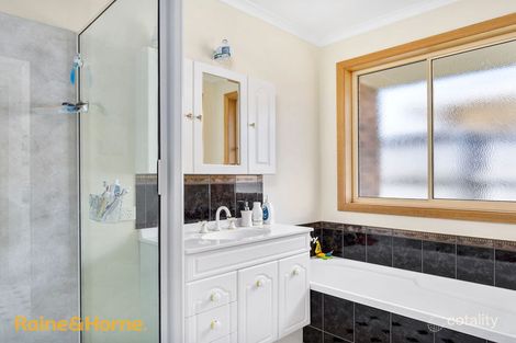 Property photo of 13 Iris Court Kingston TAS 7050