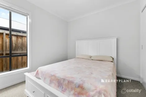 Property photo of 5 Statesman Close Beaconsfield VIC 3807