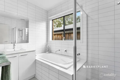 Property photo of 5 Statesman Close Beaconsfield VIC 3807