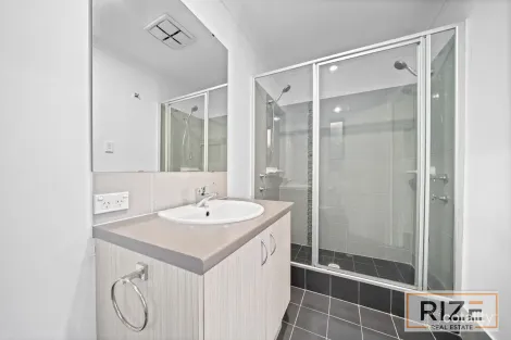 Property photo of 28 Leschenault Loop Banksia Grove WA 6031