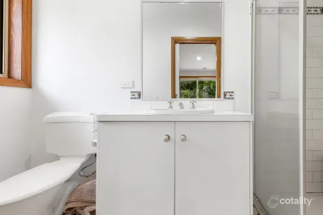 Property photo of 11 Mashie Way West Wodonga VIC 3690