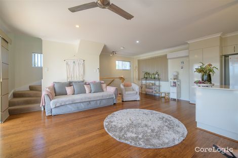 Property photo of 1/30 Beach Avenue Tannum Sands QLD 4680