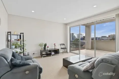 18/12 Loftus St, Wollongong, NSW 2500